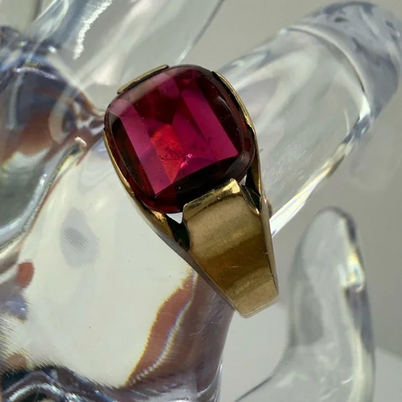 Vintage Ostby & Barton 14K Gold Shell Ruby Statement Ring - Picture 4 of 9